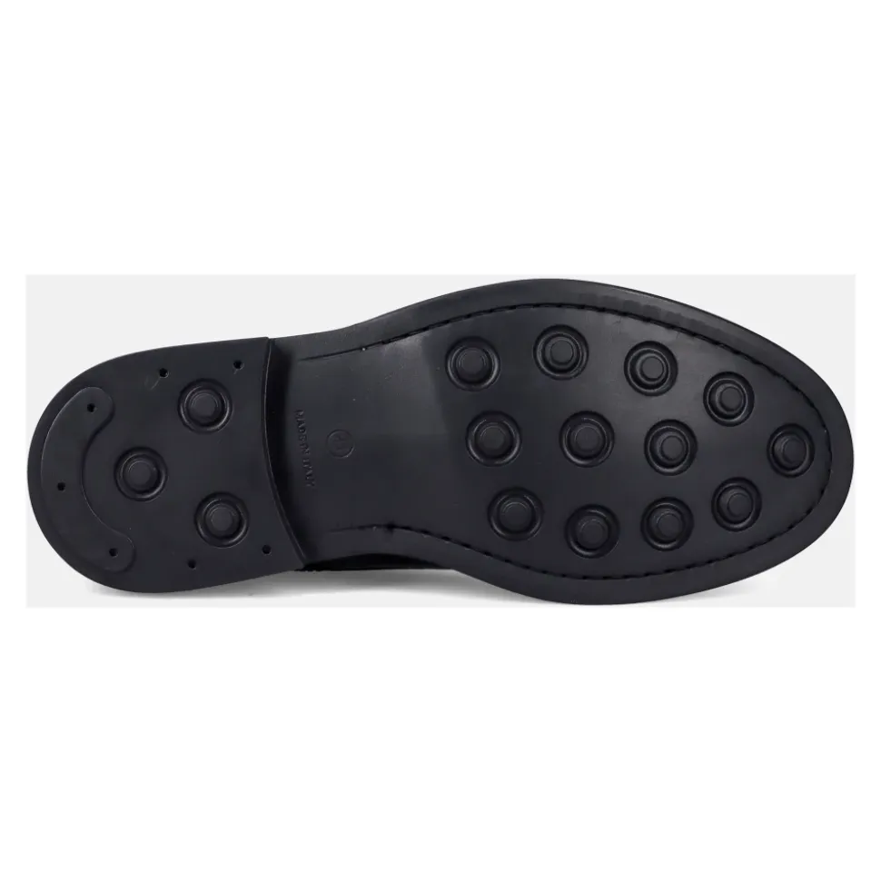 Klassische schwarze flache Schuhe