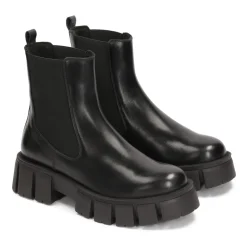 Klassische Stiefel mit elastischen Einsätzen