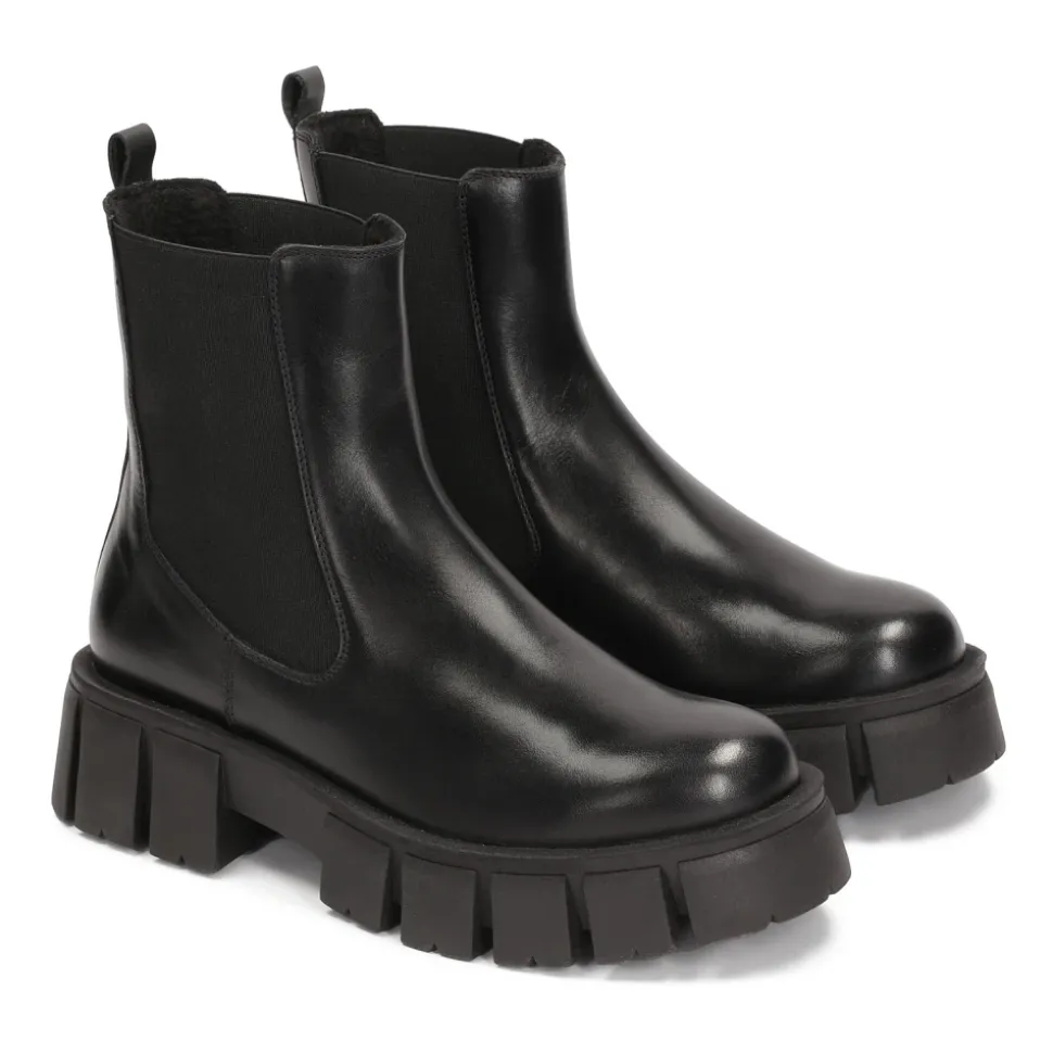 Klassische Stiefel mit elastischen Einsätzen