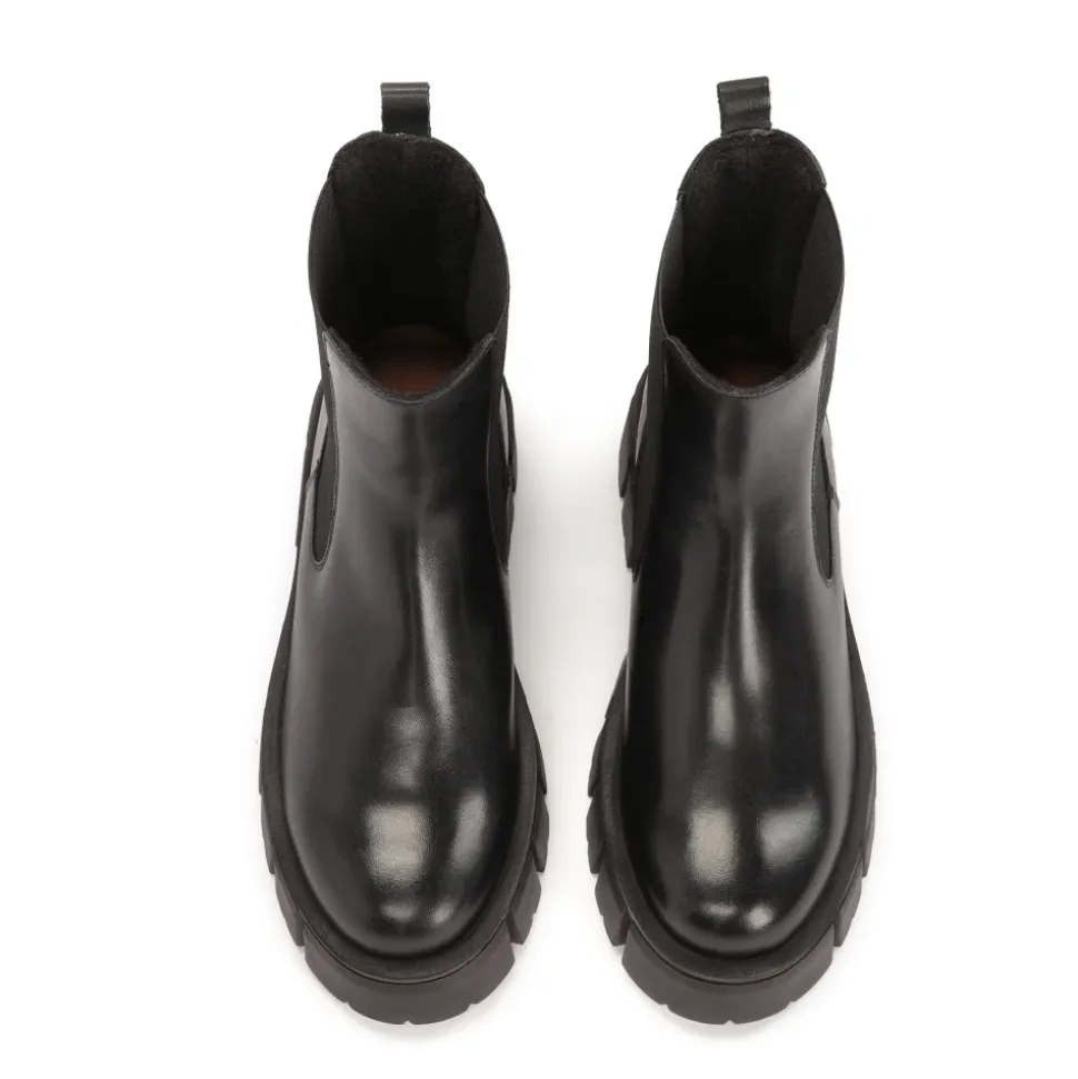 Klassische Stiefel mit elastischen Einsätzen