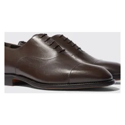 Klassischer Oxford Schuh mit eckiger Kappe