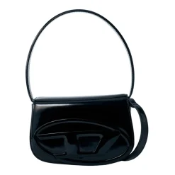 Ledertasche mit Logo-Plakette