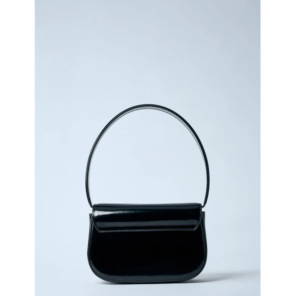 Ledertasche mit Logo-Plakette