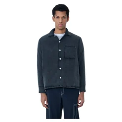 Locker geschnittenes Button-Down-Hemd