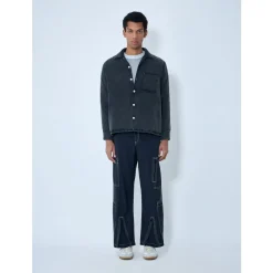Locker geschnittenes Button-Down-Hemd