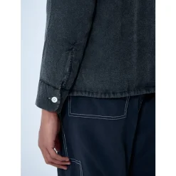 Locker geschnittenes Button-Down-Hemd