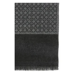 Logo scarf