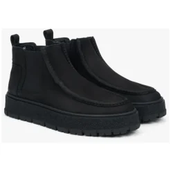 Low Chelsea Boots