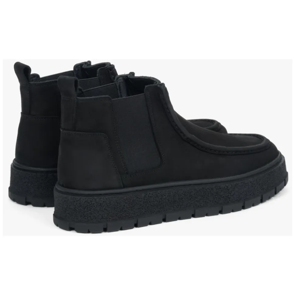 Low Chelsea Boots