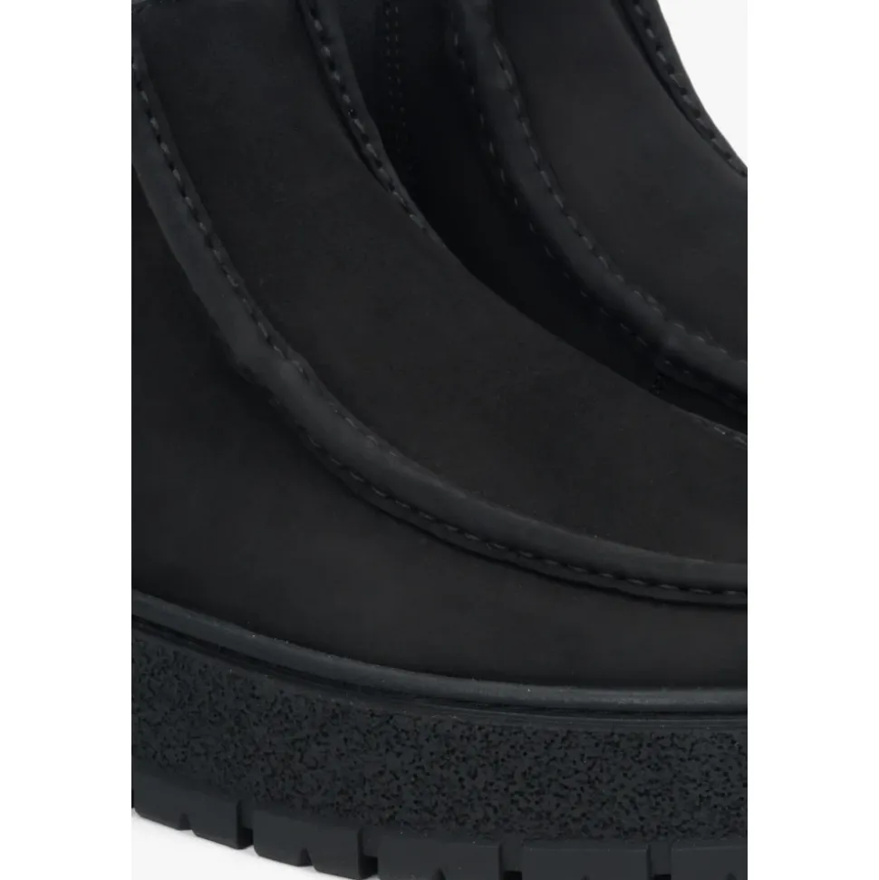 Low Chelsea Boots