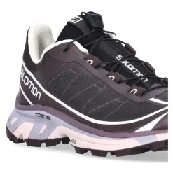 Low-Top Sneaker
