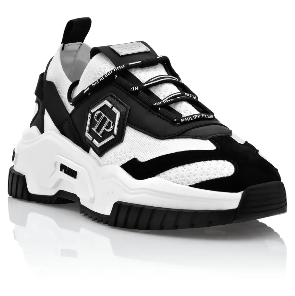 Low-top Sneakers Predator