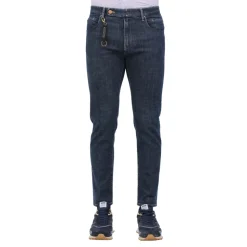 Maßgeschneiderte Denim-Jeans mit spezieller Naht