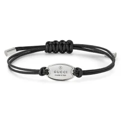 Markenarmband aus Sterlingsilber und schwarzem Lederband mit ovalem Anhänger