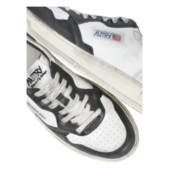 Medalist Low Sneaker