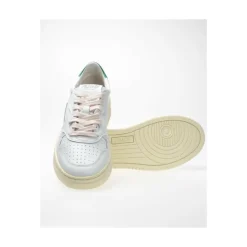 Medalist Low Sneaker