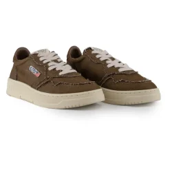 Medalist Low Sneakers