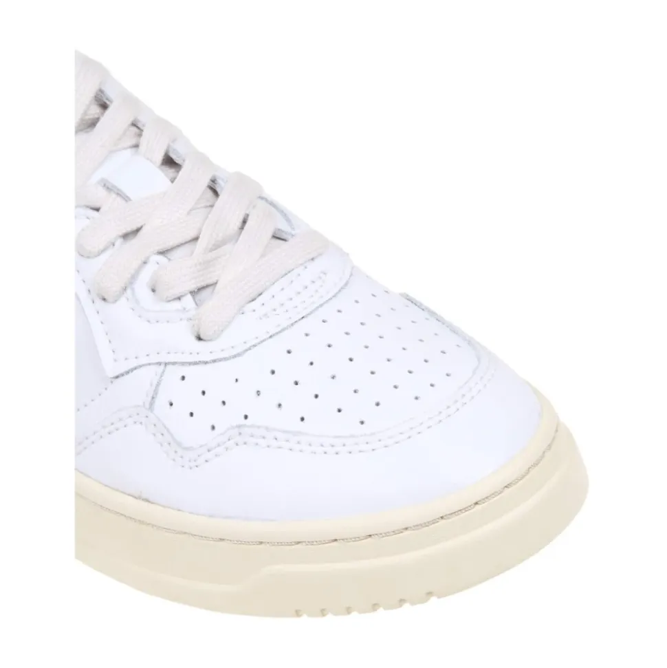 Medalist Low Sneakers