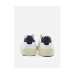 Medalist Low Sneakers