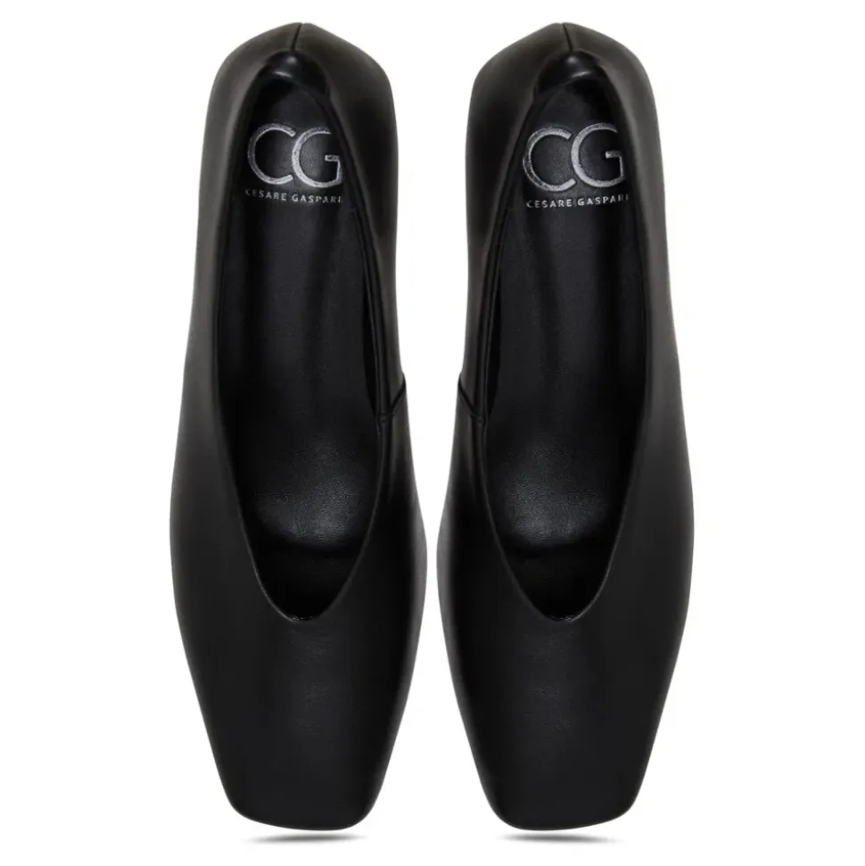 Minimalistische Kitten Heels - Schwarz