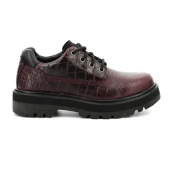 Outrival Low Top Sneakers