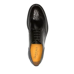 Perforierte Schnürschuhe aus Leder