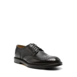 Perforierte Schnürschuhe aus Leder