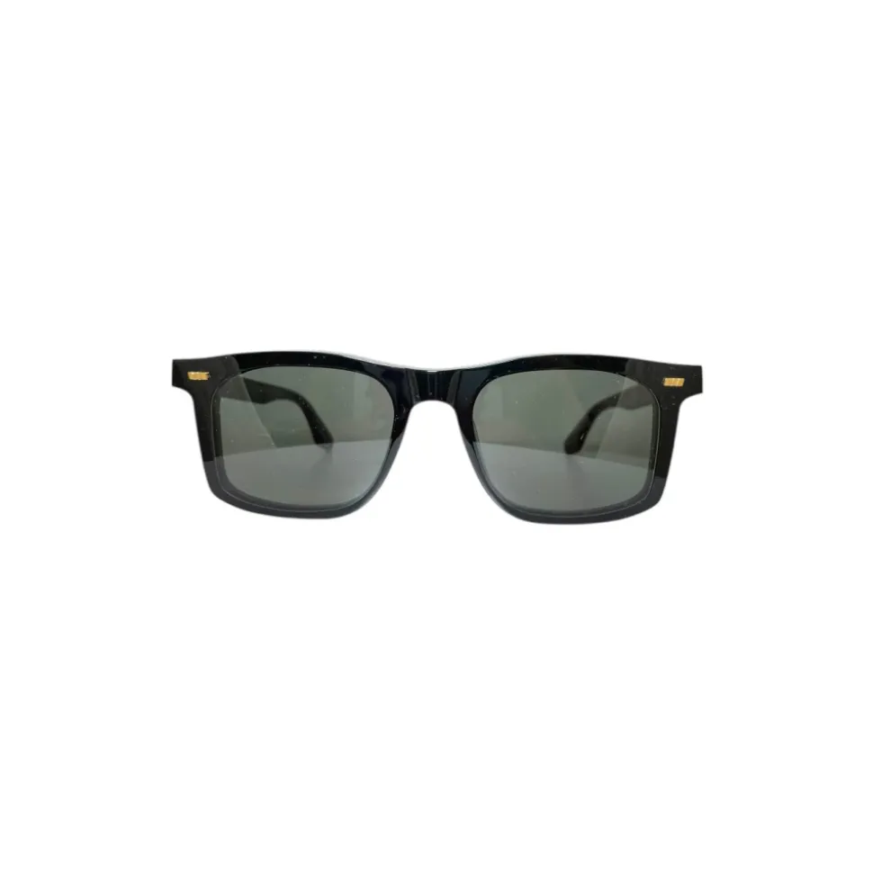 Personalisierte Sonnenbrille in Schwarz