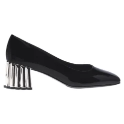 Pumps aus Lackleder