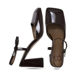 Pumps mit Blockabsatz aus Lackleder