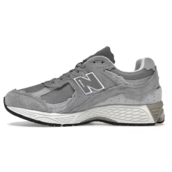 2002R Protection Pack Grey Sneakers