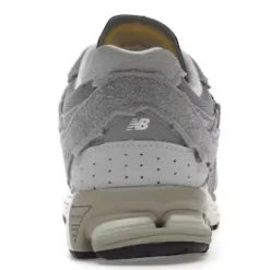 2002R Protection Pack Grey Sneakers