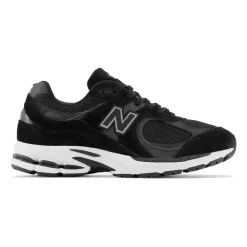 2002R Schwarze Laufschuhe