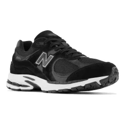 2002R Schwarze Laufschuhe