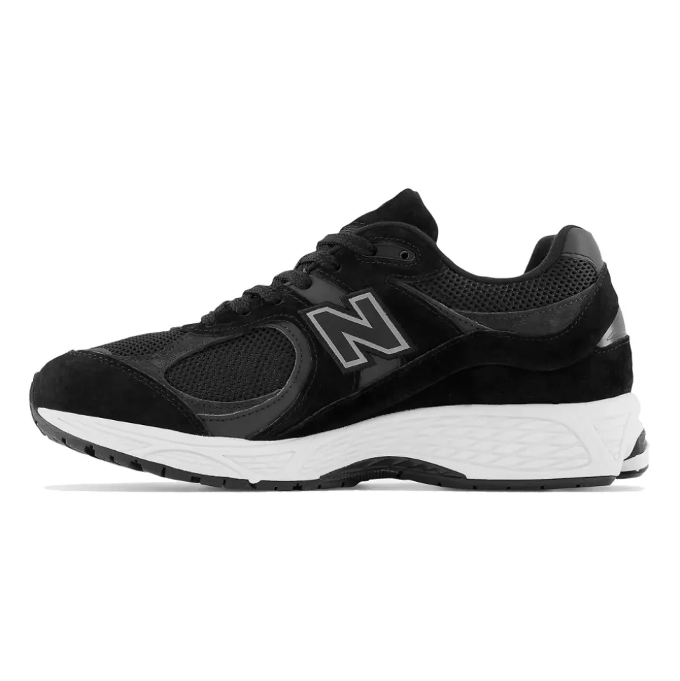 2002R Schwarze Laufschuhe