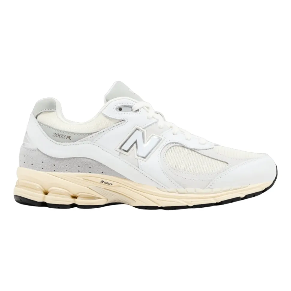 2002R Sneaker