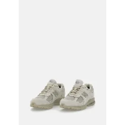 2002R Sneaker