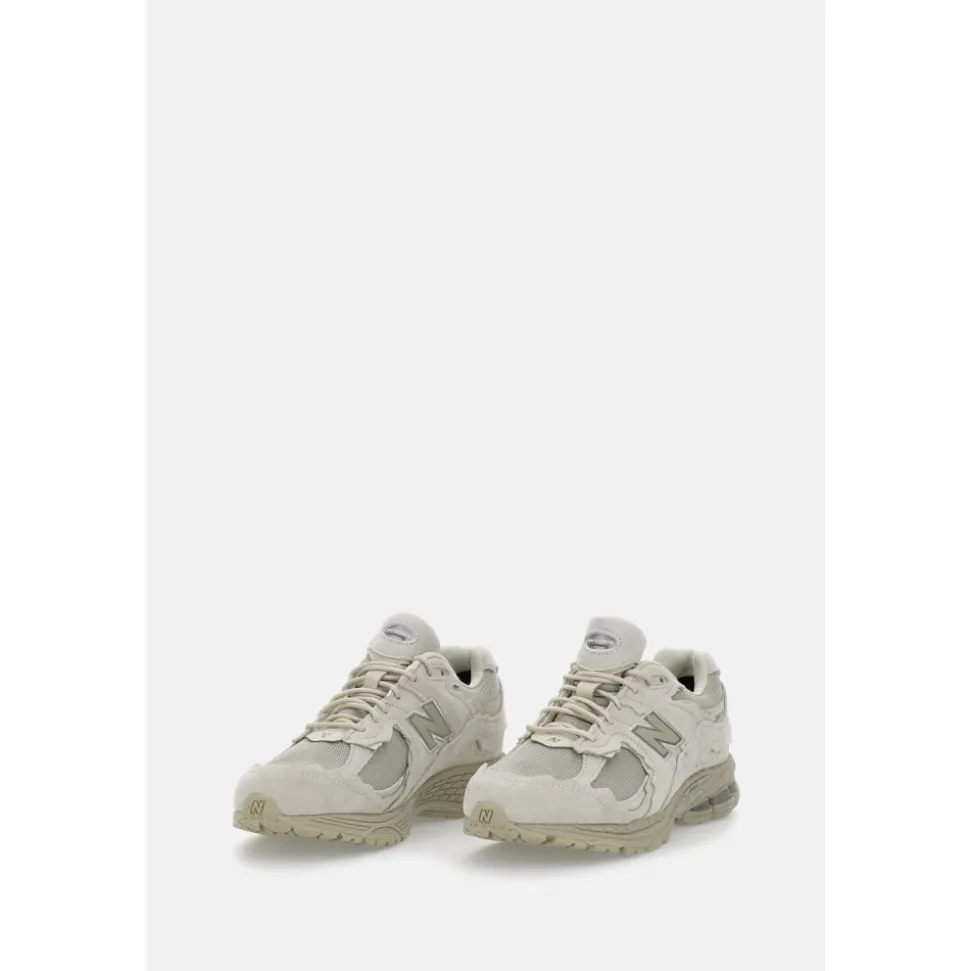 2002R Sneaker
