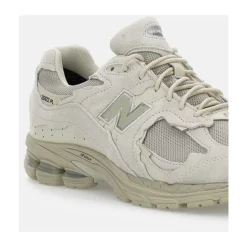2002R Sneaker