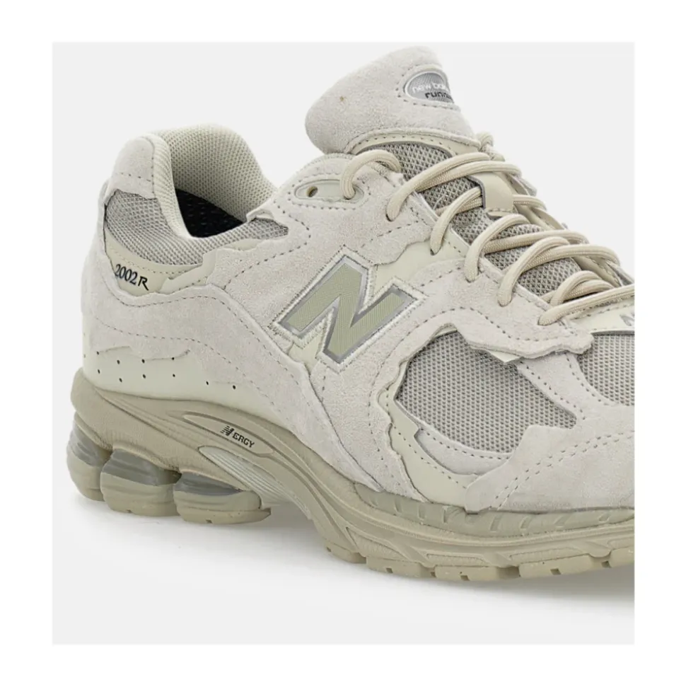 2002R Sneaker