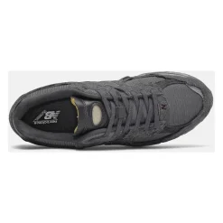 2002R Sneakers