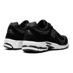 2002R Sneakers