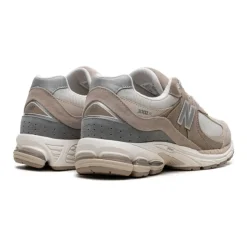2002R Sneakers