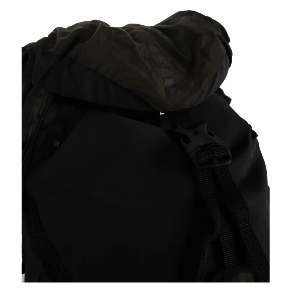 Regenfester Rucksack mit verstellbaren Trägern