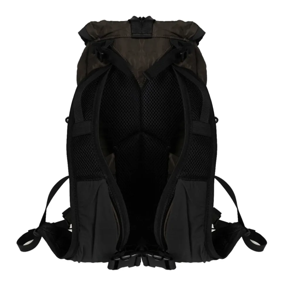 Regenfester Rucksack mit verstellbaren Trägern