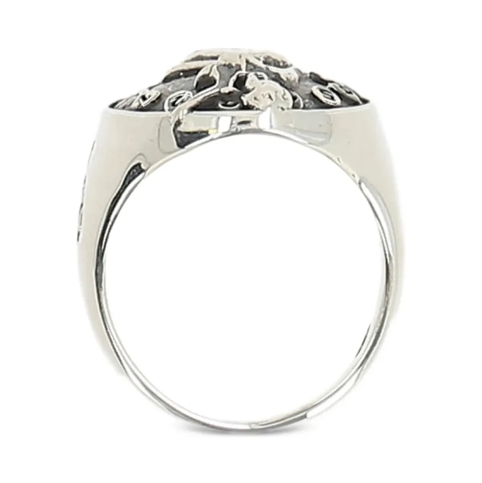 Ring aus Sterlingsilber mit graviertem Motiv