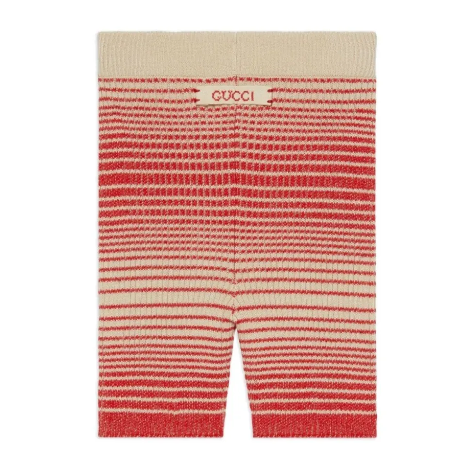 Rote Bermudas Hose