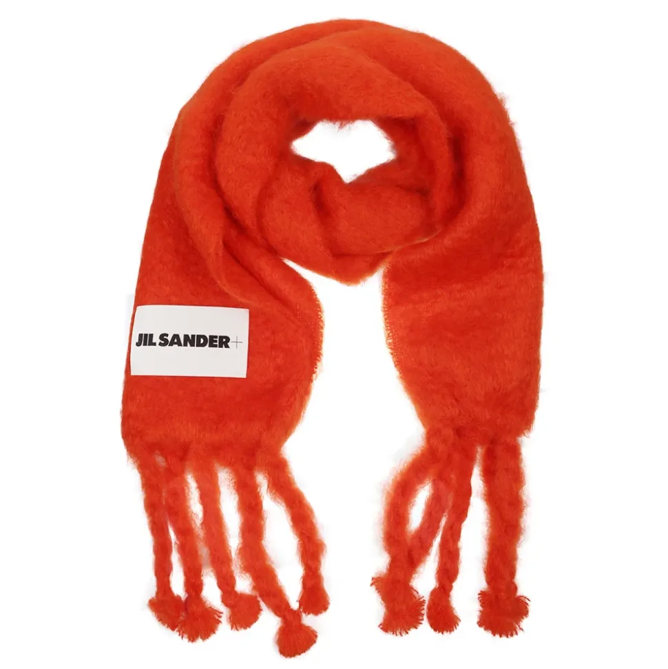 Roter Fransenschal mit Logopatch