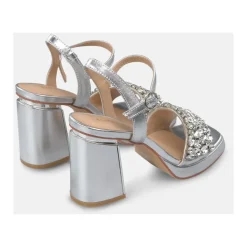 Sandalen mit breitem Strassriemen