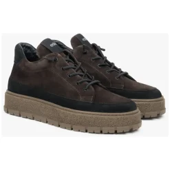 Sattelbraune High-Top Sneakers